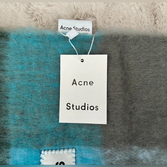 Acne Studios scarf - Picture 4 of 7